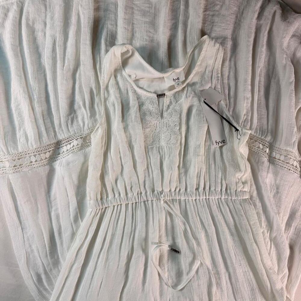 Fyve white dress with lace